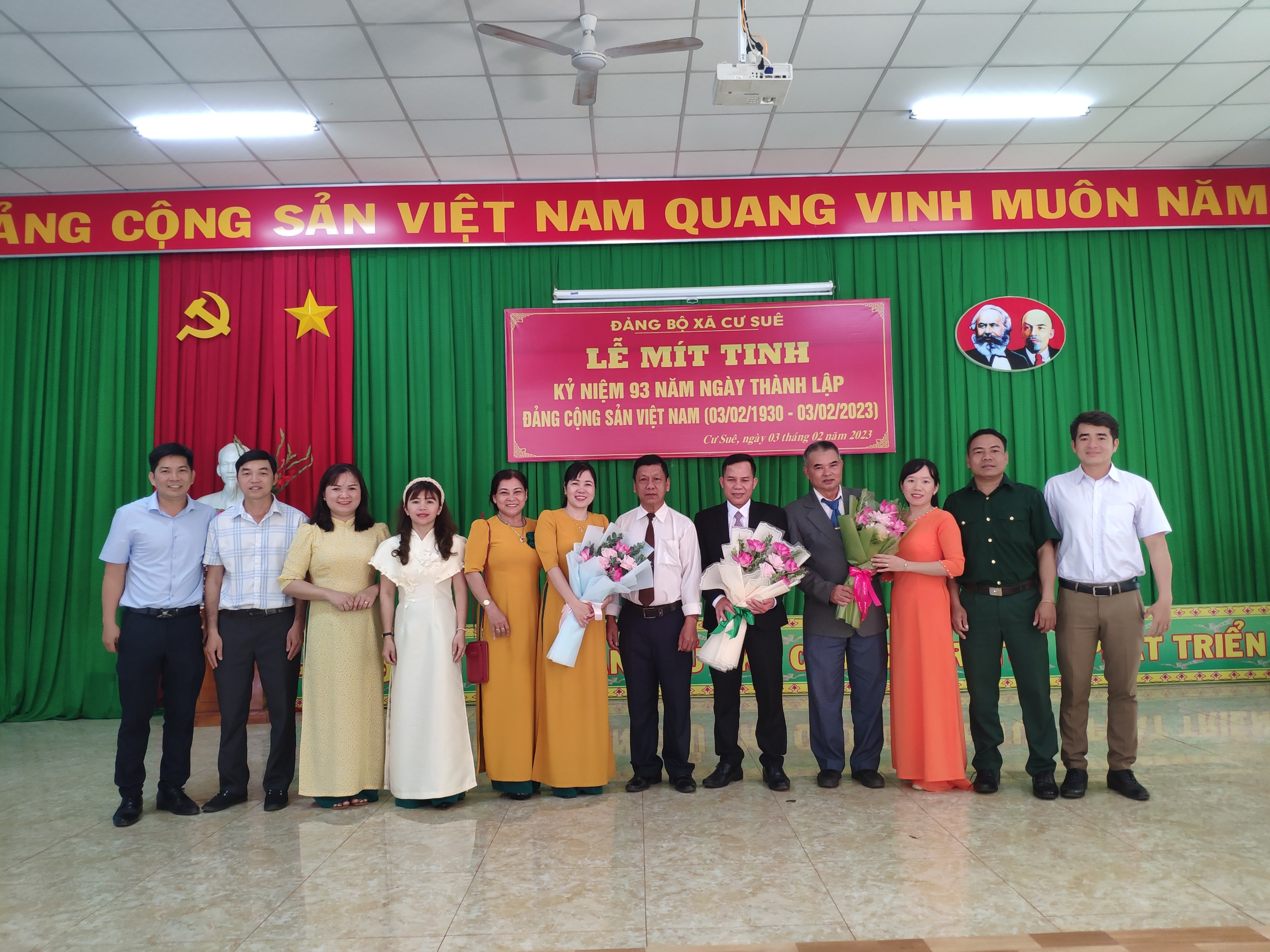 93 thanh lap dcsvn 04